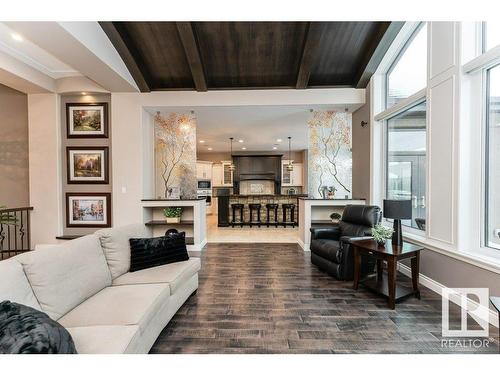 3448 Keswick Boulevard, Edmonton, AB - Indoor Photo Showing Living Room