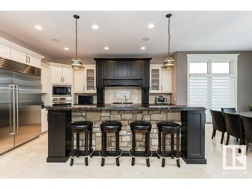 3448 Keswick Boulevard, Edmonton, AB - Indoor Photo Showing Kitchen With Upgraded Kitchen