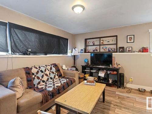 8844 93 Street, Edmonton, AB - Indoor Photo Showing Living Room