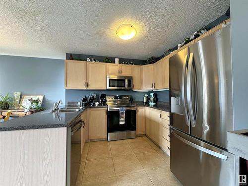 1807 Tomlinson Crescent, Edmonton, AB - Indoor Photo Showing Kitchen With Double Sink