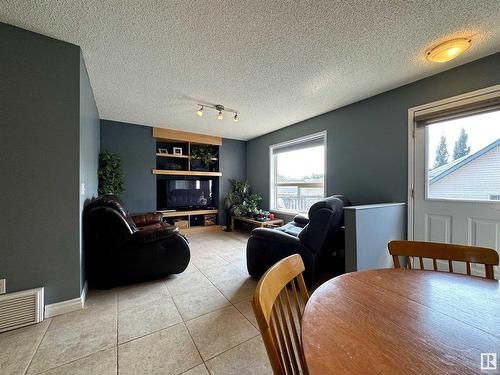 1807 Tomlinson Crescent, Edmonton, AB - Indoor Photo Showing Other Room