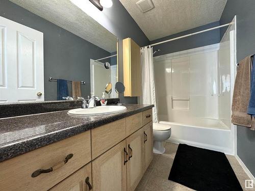 1807 Tomlinson Crescent, Edmonton, AB - Indoor Photo Showing Bathroom