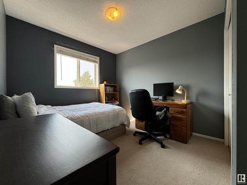 1807 Tomlinson Crescent, Edmonton, AB - Indoor Photo Showing Bedroom