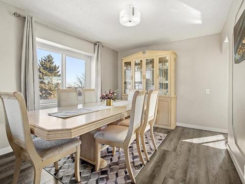 72 Howson Crescent, Edmonton, AB - Indoor Photo Showing Dining Room