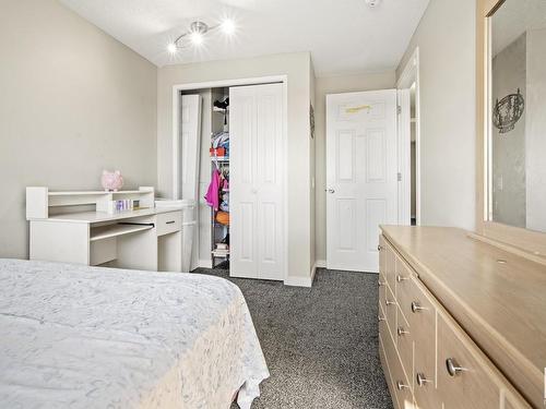 72 Howson Crescent, Edmonton, AB - Indoor Photo Showing Bedroom