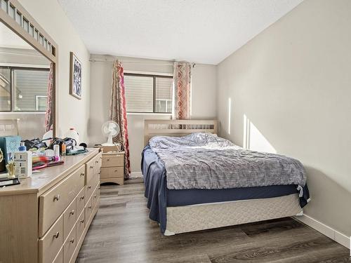 72 Howson Crescent, Edmonton, AB - Indoor Photo Showing Bedroom