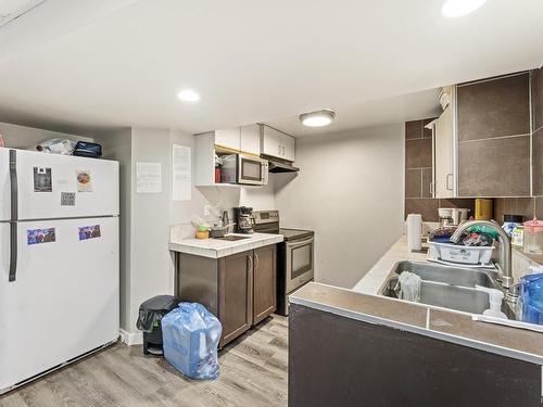 72 Howson Crescent, Edmonton, AB - Indoor Photo Showing Kitchen With Double Sink