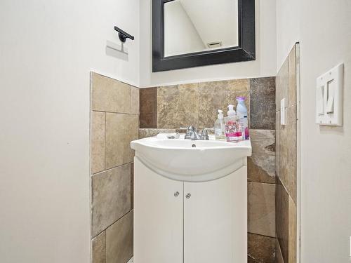 72 Howson Crescent, Edmonton, AB - Indoor Photo Showing Bathroom