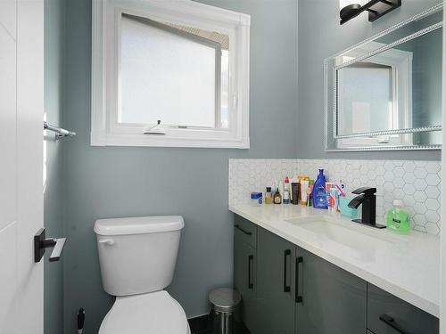 10255 159 Street, Edmonton, AB - Indoor Photo Showing Bathroom