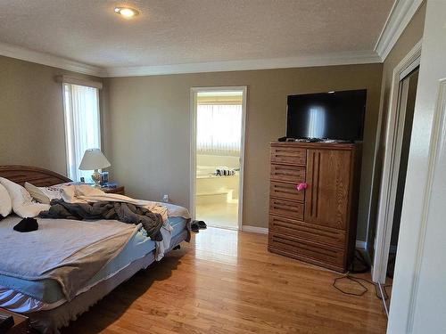 12223 63 Street, Edmonton, AB - Indoor Photo Showing Bedroom