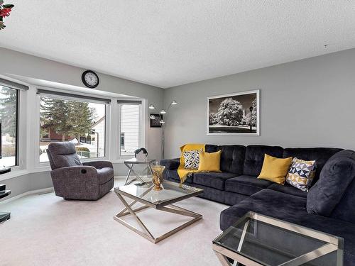 3512 12A Avenue Nw, Edmonton, AB - Indoor Photo Showing Living Room