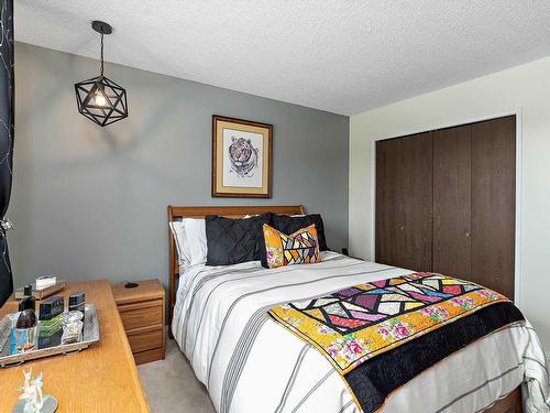 3512 12A Avenue Nw, Edmonton, AB - Indoor Photo Showing Bedroom