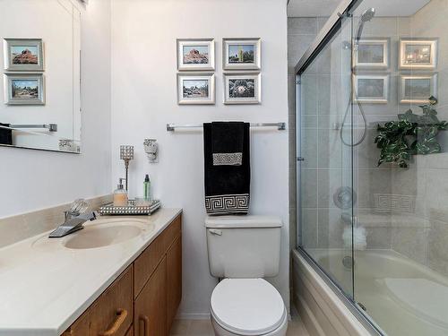 3512 12A Avenue Nw, Edmonton, AB - Indoor Photo Showing Bathroom