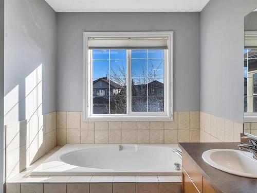 1222 Mcallister Way, Edmonton, AB - Indoor Photo Showing Bathroom