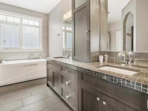 2312 Cameron Ravine Cove Cove, Edmonton, AB - Indoor Photo Showing Bathroom