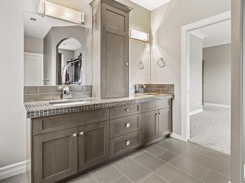 2312 Cameron Ravine Cove Cove, Edmonton, AB - Indoor Photo Showing Bathroom