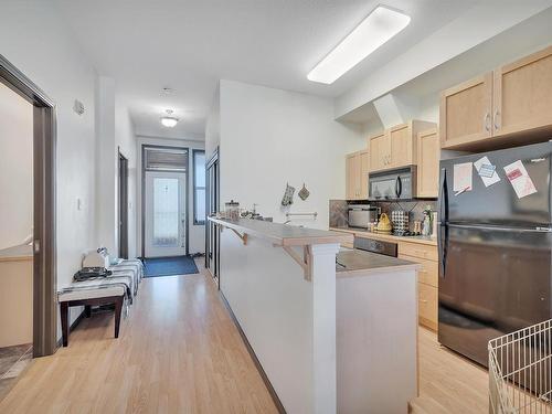 310 10411 122 Street, Edmonton, AB - Indoor Photo Showing Kitchen