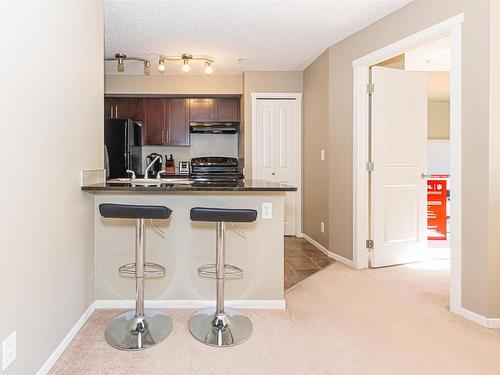 215 5816 Mullen Place, Edmonton, AB - Indoor Photo Showing Kitchen