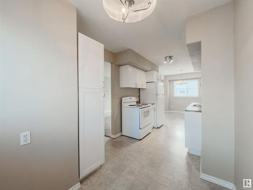 137 Centennial Court, Edmonton, AB - Indoor Photo Showing Laundry Room