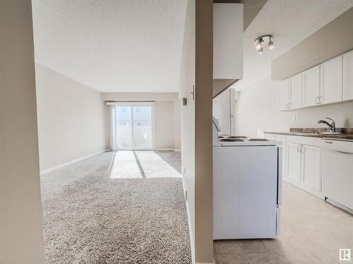 137 Centennial Court, Edmonton, AB - Indoor Photo Showing Kitchen With Double Sink