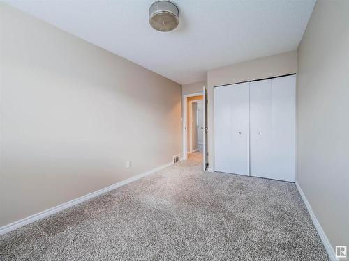 137 Centennial Court, Edmonton, AB - Indoor Photo Showing Other Room