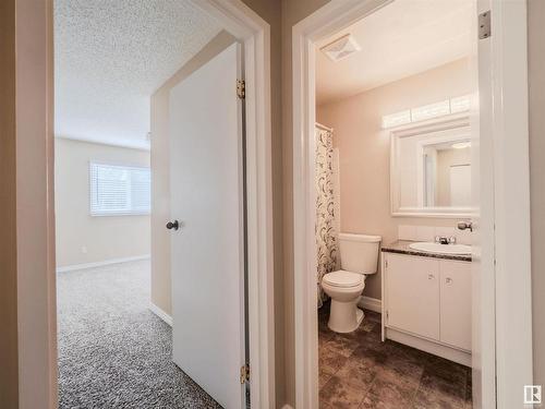 137 Centennial Court, Edmonton, AB - Indoor Photo Showing Bathroom