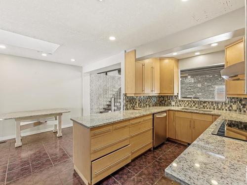 6515 102A Avenue, Edmonton, AB - Indoor Photo Showing Kitchen