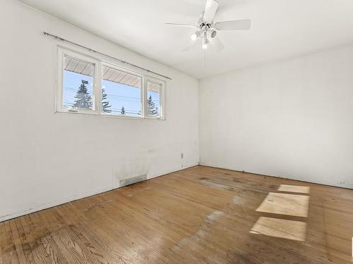 6515 102A Avenue, Edmonton, AB - Indoor Photo Showing Other Room