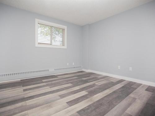 109 2508 50 Street Nw, Edmonton, AB - Indoor Photo Showing Other Room