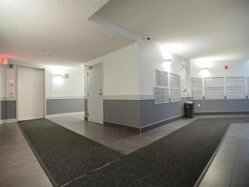 109 2508 50 Street Nw, Edmonton, AB - Indoor Photo Showing Other Room