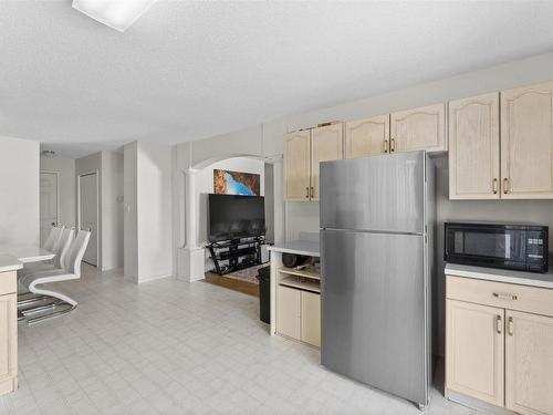 15035 128 Street, Edmonton, AB - Indoor Photo Showing Kitchen