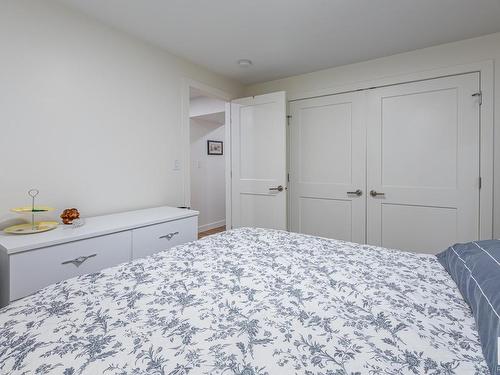 6211 95 Avenue, Edmonton, AB - Indoor Photo Showing Bedroom