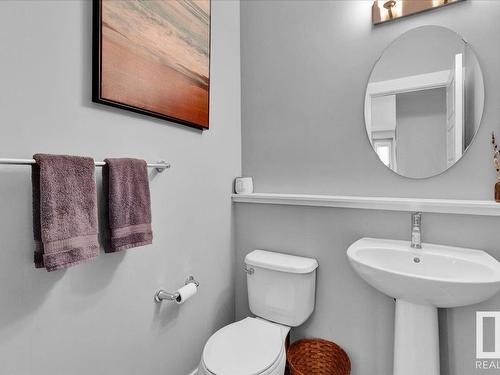 16787 36 Street, Edmonton, AB - Indoor Photo Showing Bathroom