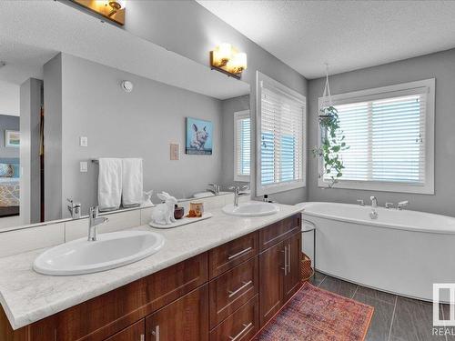 16787 36 Street, Edmonton, AB - Indoor Photo Showing Bathroom