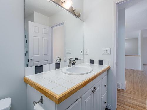 9216 86 Street, Edmonton, AB - Indoor Photo Showing Bathroom