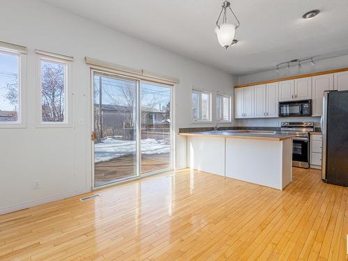 9216 86 Street, Edmonton, AB - Indoor Photo Showing Kitchen