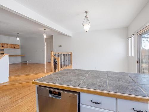 9216 86 Street, Edmonton, AB - Indoor Photo Showing Kitchen