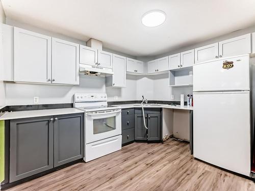 1130 330 Clareview Station Drive, Edmonton, AB - Indoor Photo Showing Kitchen