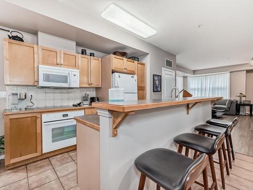 101 8619 111 Street, Edmonton, AB - Indoor Photo Showing Kitchen