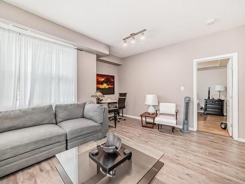 101 8619 111 Street, Edmonton, AB - Indoor Photo Showing Living Room