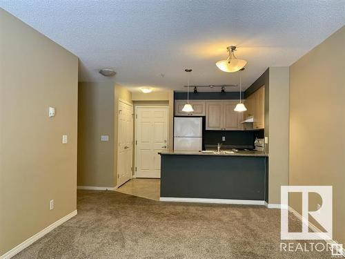 112 636 Mcallister Loop, Edmonton, AB - Indoor Photo Showing Kitchen