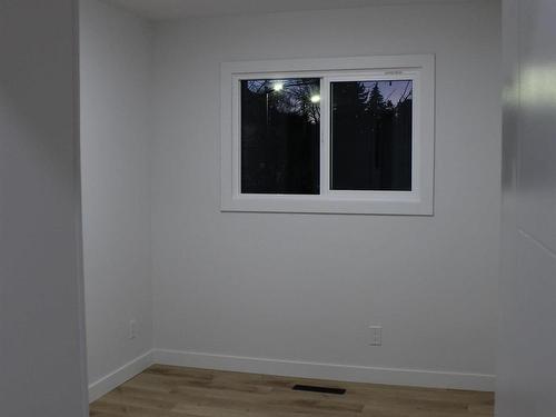 7407 92 Avenue, Edmonton, AB - Indoor Photo Showing Other Room