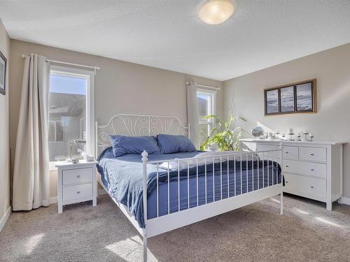 770 Lewis Greens Drive, Edmonton, AB - Indoor Photo Showing Bedroom