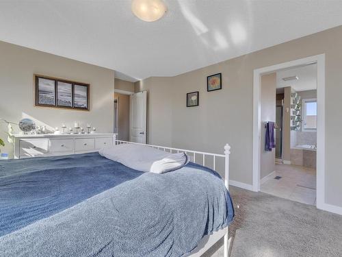 770 Lewis Greens Drive, Edmonton, AB - Indoor Photo Showing Bedroom