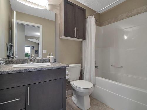 770 Lewis Greens Drive, Edmonton, AB - Indoor Photo Showing Bathroom