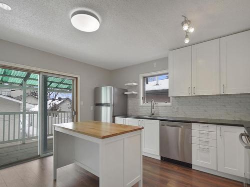 10619 81 Street, Edmonton, AB - Indoor Photo Showing Kitchen