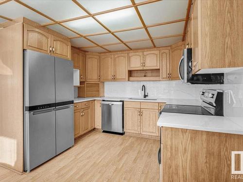 3020 105 Street, Edmonton, AB - Indoor Photo Showing Kitchen