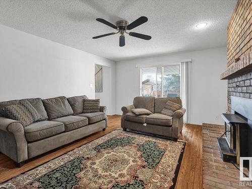 3020 105 Street, Edmonton, AB - Indoor Photo Showing Living Room