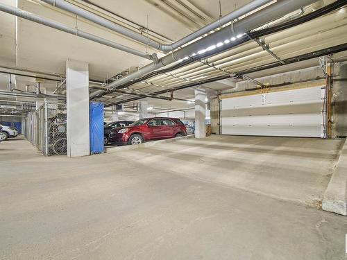 127 8528 82 Avenue, Edmonton, AB - Indoor Photo Showing Garage