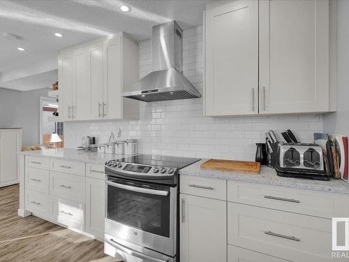 9823 156 Avenue, Edmonton, AB - Indoor Photo Showing Kitchen With Upgraded Kitchen